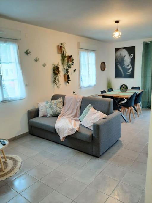 Proche Aeroport A Pied O' Jungle Apartment Tille Luaran gambar
